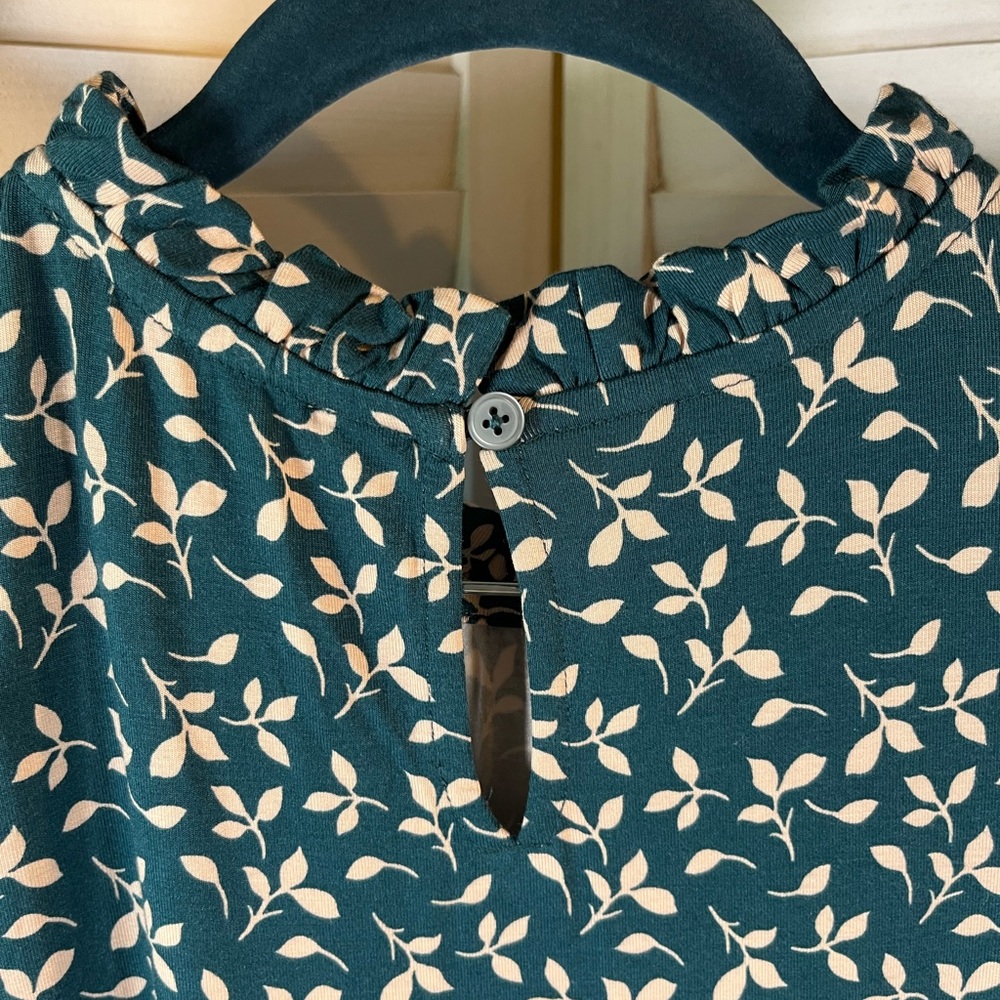 NEW LOFT DRESS - Picture 7 of 10